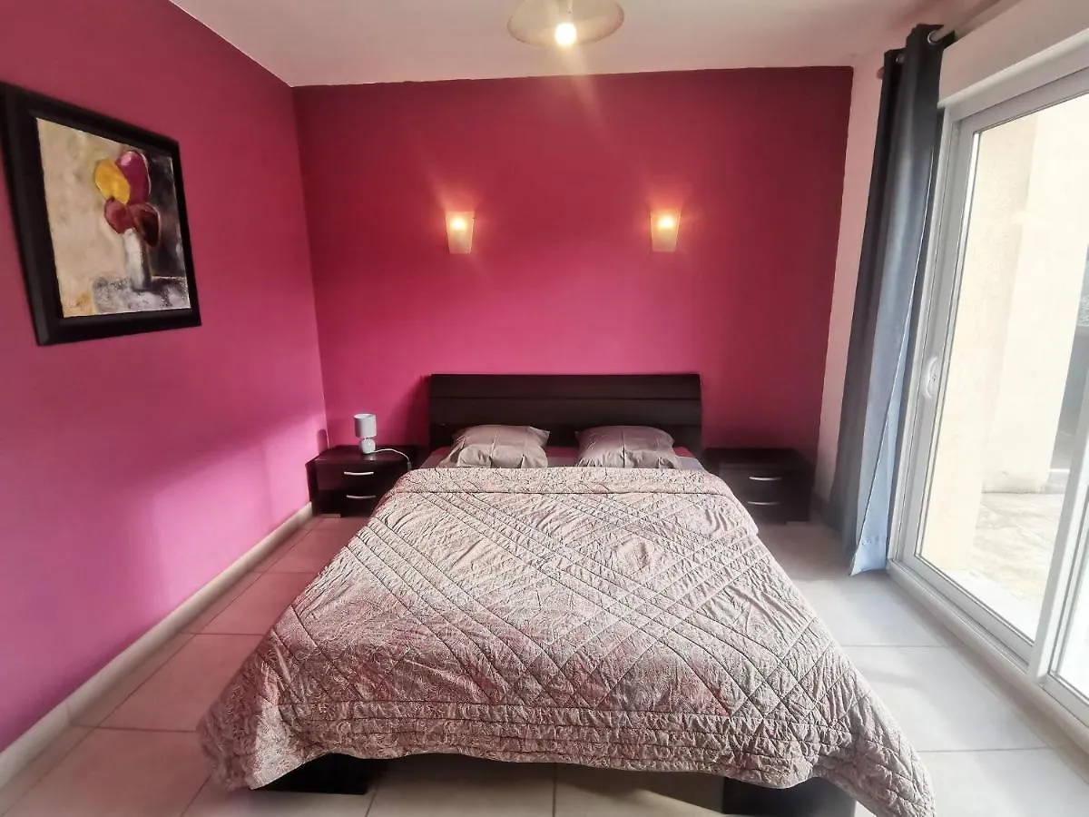 Charming Holiday Home With Garden And Private Pool, Puymeras contacts